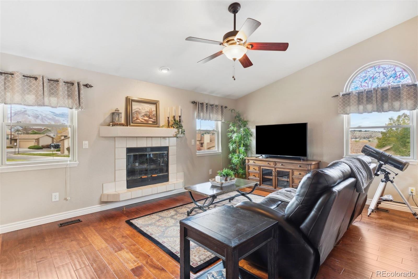 MLS Image #3 for 1521  shane circle,colorado springs, Colorado