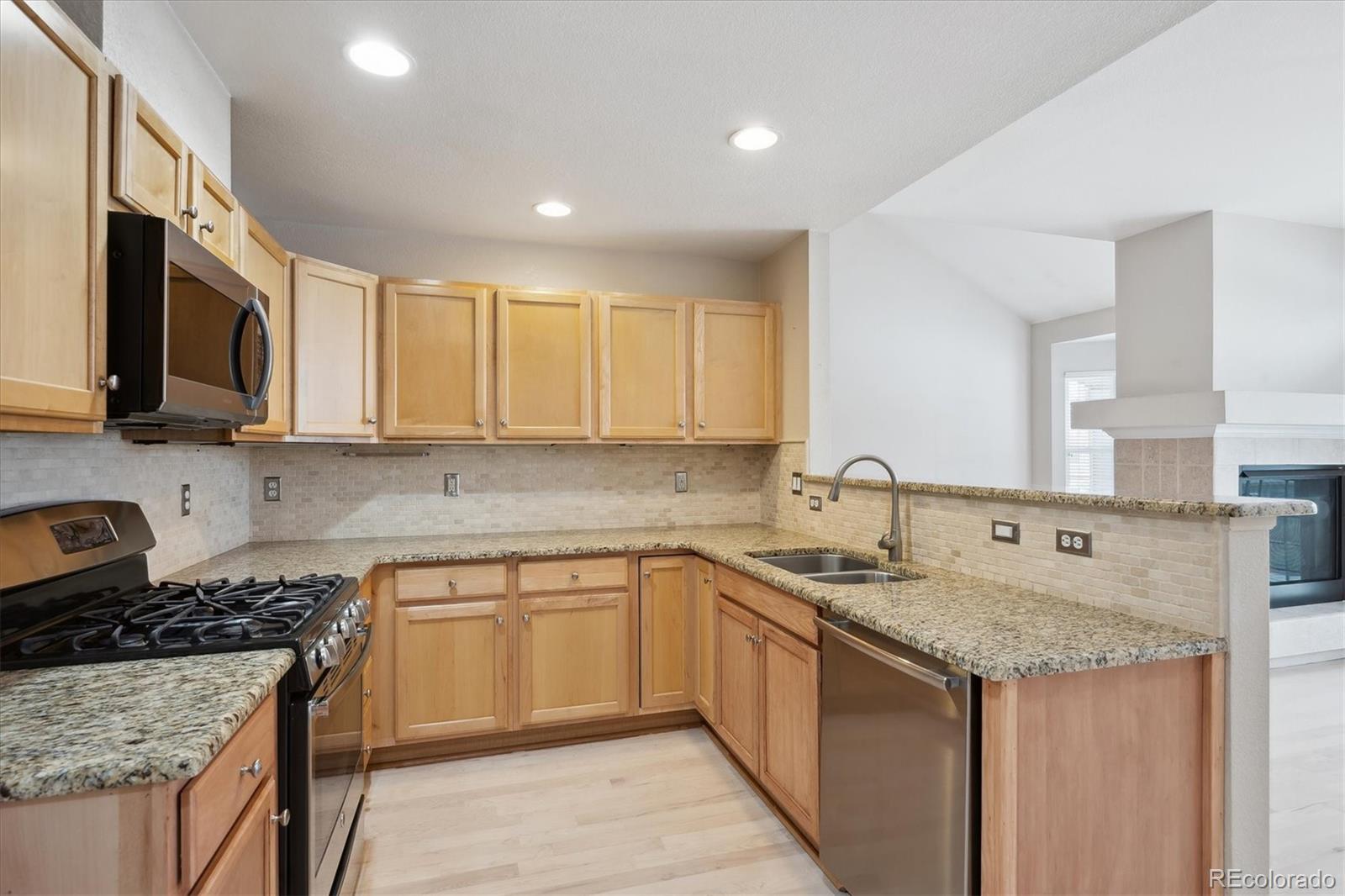 MLS Image #7 for 7377 e ellsworth avenue,denver, Colorado