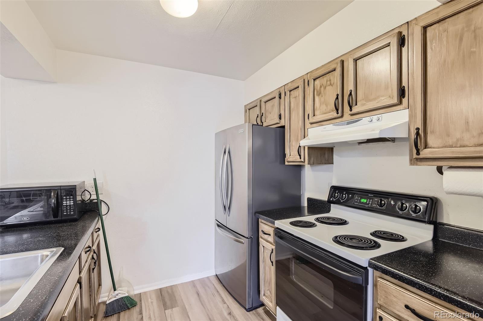 MLS Image #8 for 7665 e eastman avenue,denver, Colorado