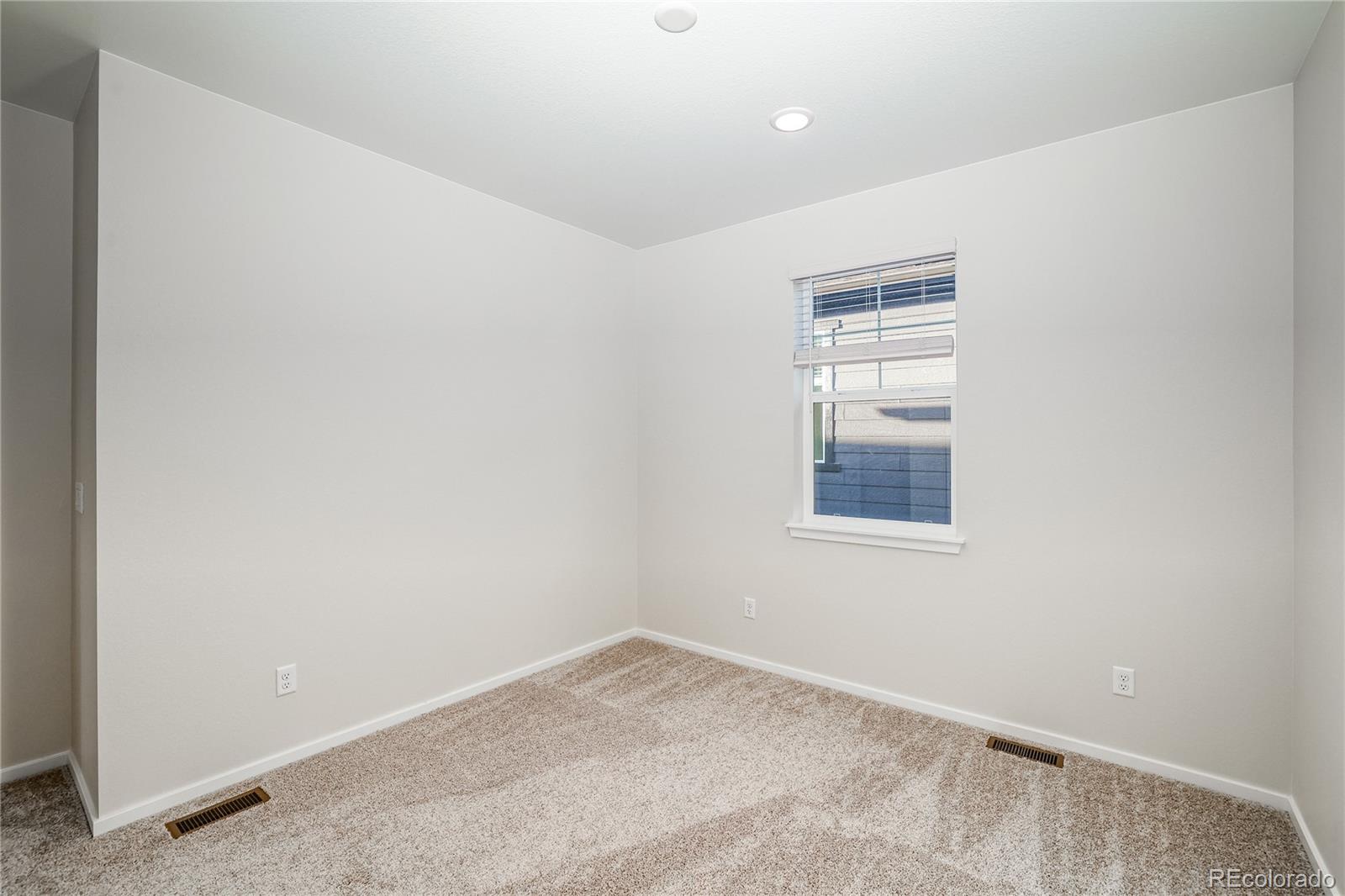 MLS Image #11 for 23911 e 40th avenue,aurora, Colorado