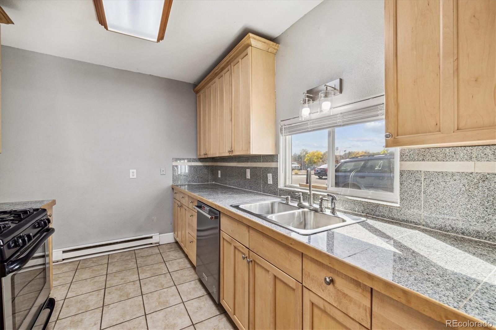 MLS Image #15 for 2001  gray street,edgewater, Colorado