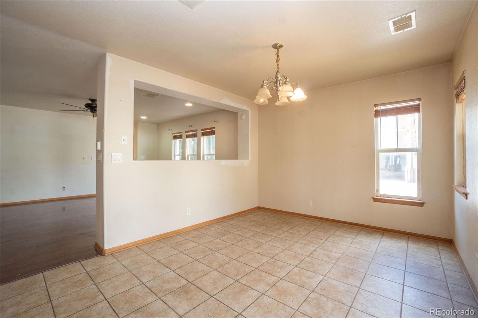 MLS Image #3 for 11866  oak hill way,commerce city, Colorado