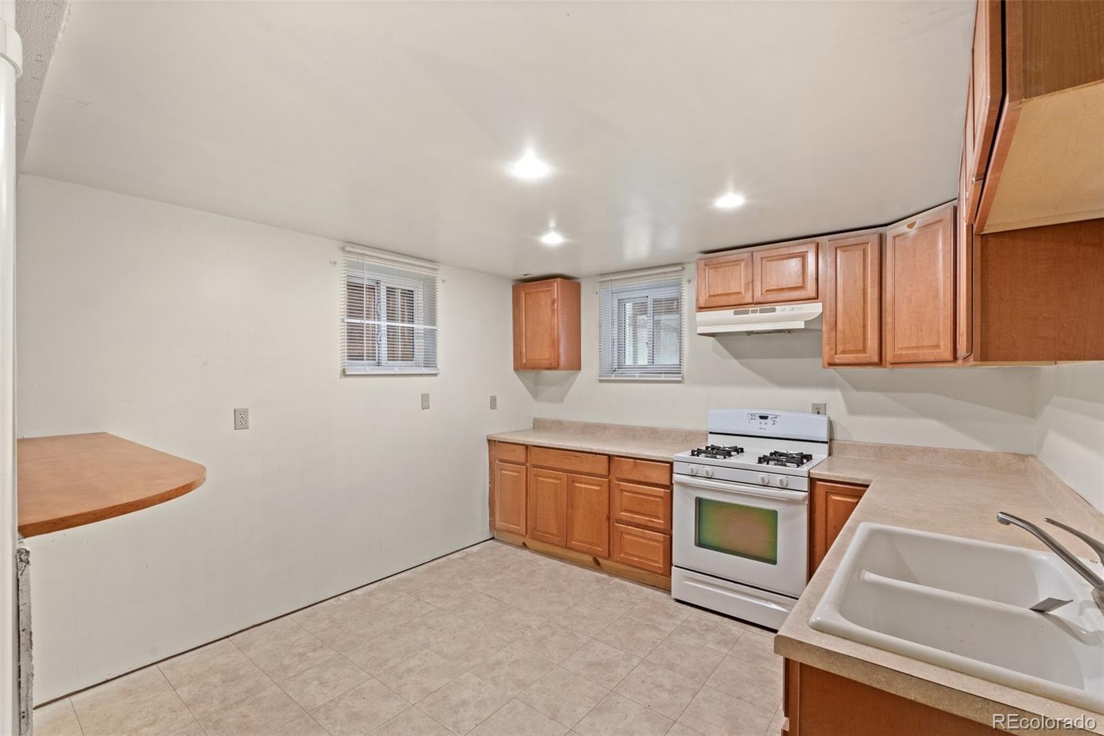 MLS Image #11 for 1561  newton street,denver, Colorado