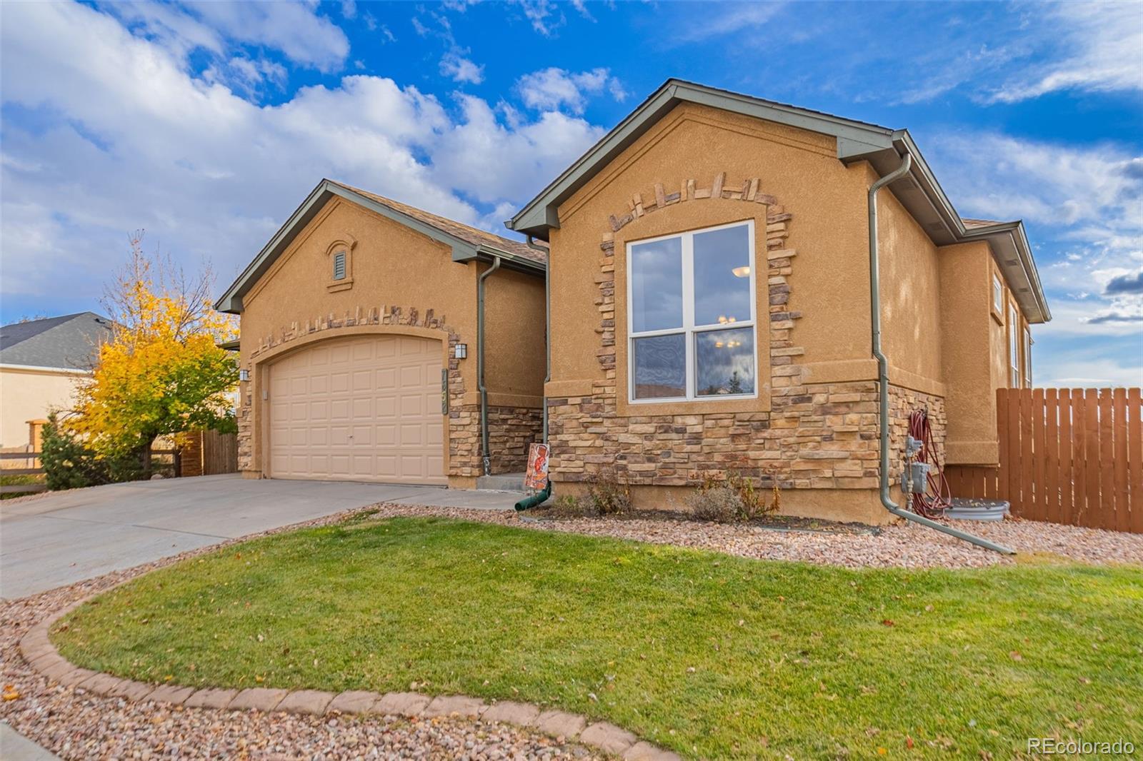 MLS Image #2 for 7652  amberly drive,colorado springs, Colorado