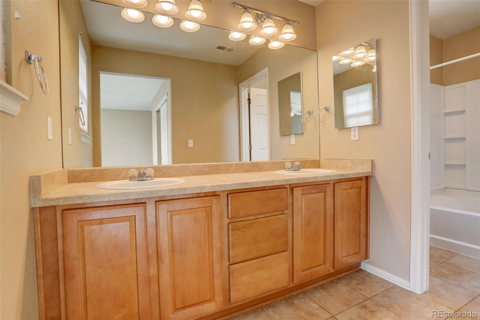 MLS Image #9 for 1122 s fultondale circle,aurora, Colorado