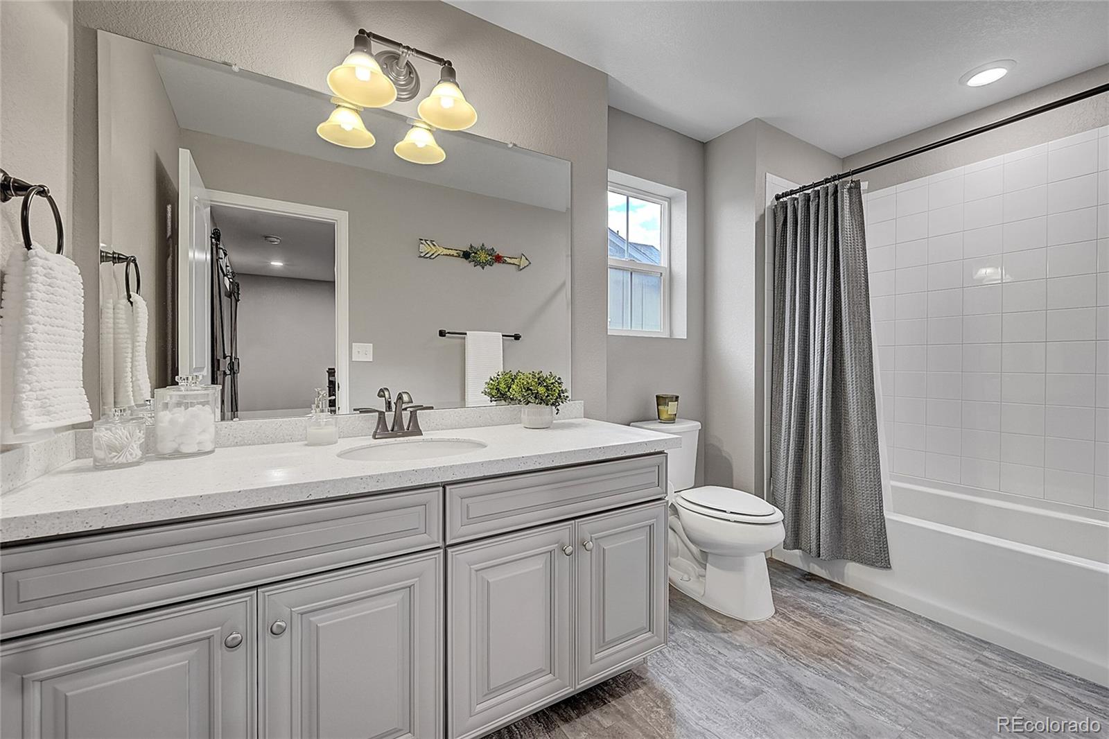 MLS Image #18 for 10759 e 25th drive,aurora, Colorado