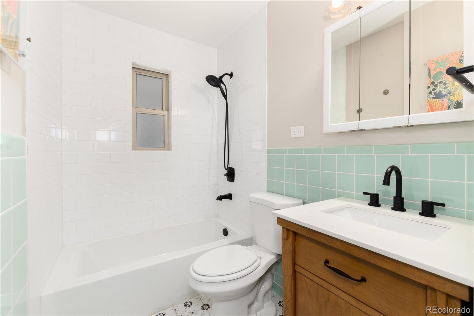 MLS Image #14 for 2550 s vrain street,denver, Colorado