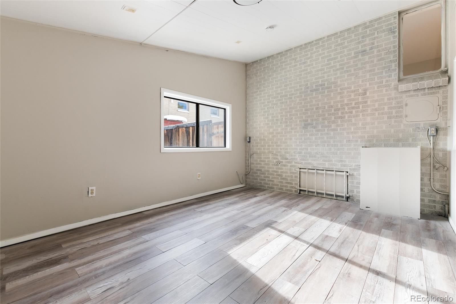 MLS Image #24 for 2550 s vrain street,denver, Colorado