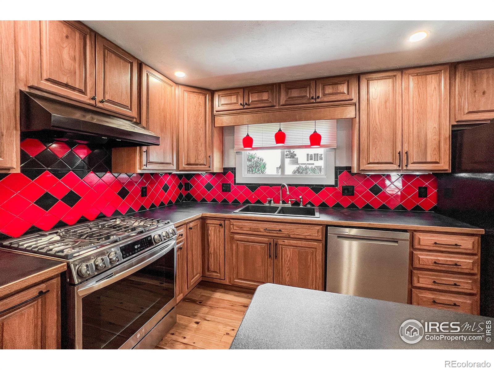 MLS Image #10 for 1533  sumner street,longmont, Colorado