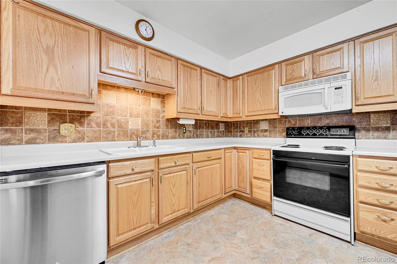 MLS Image #15 for 12102 e hawaii drive,aurora, Colorado