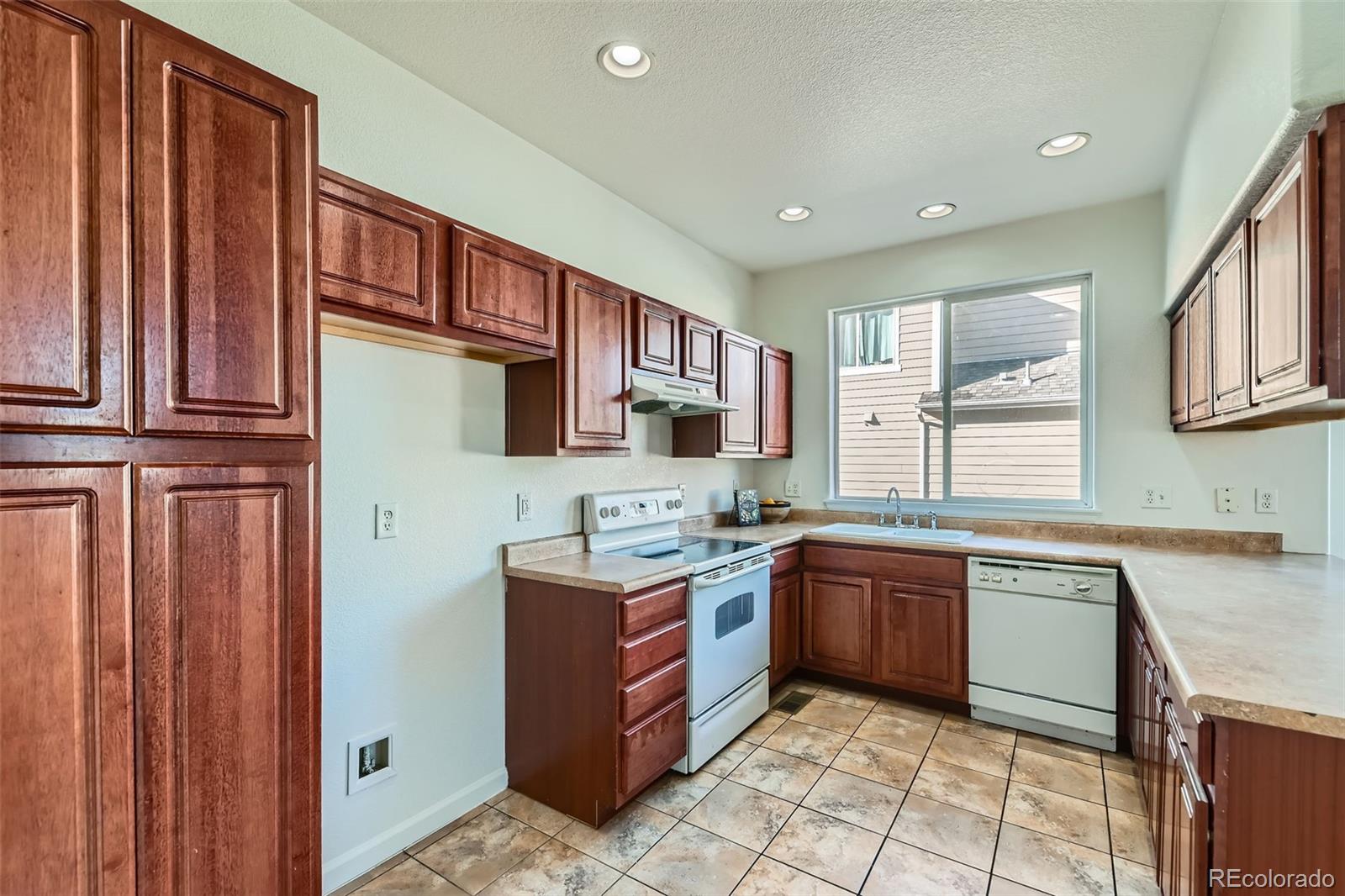 MLS Image #6 for 11250  florence street,commerce city, Colorado