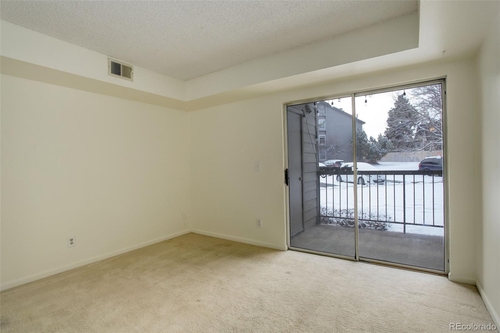 MLS Image #9 for 2575 s syracuse way 108,denver, Colorado