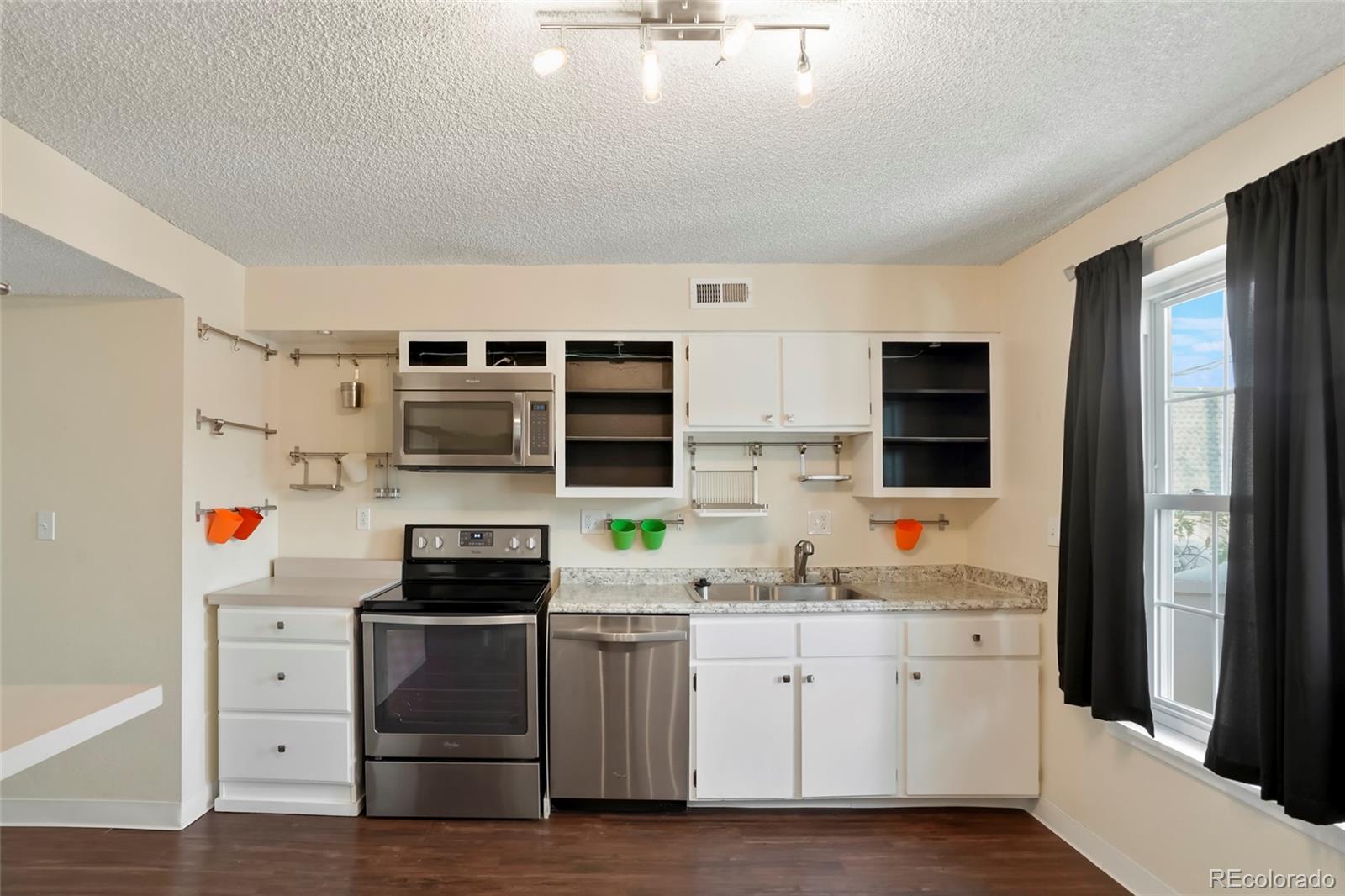 MLS Image #7 for 3490 s akron street 4,denver, Colorado