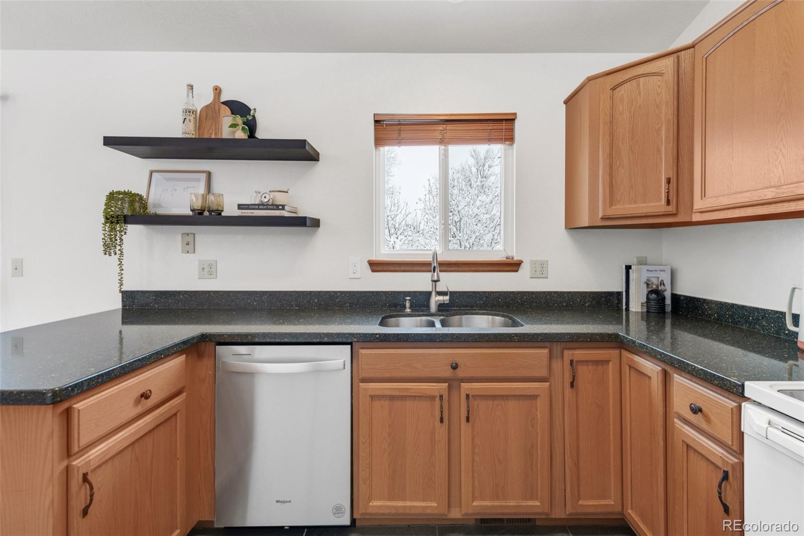 MLS Image #11 for 11937 w coal mine drive,littleton, Colorado