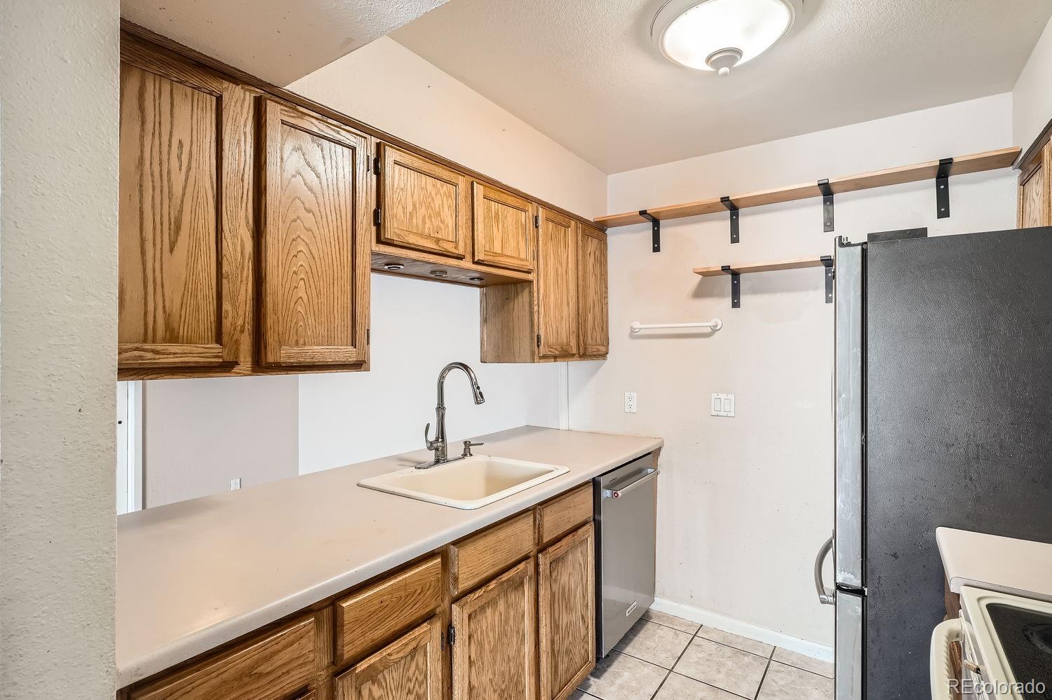 MLS Image #5 for 459  wright street 202,lakewood, Colorado