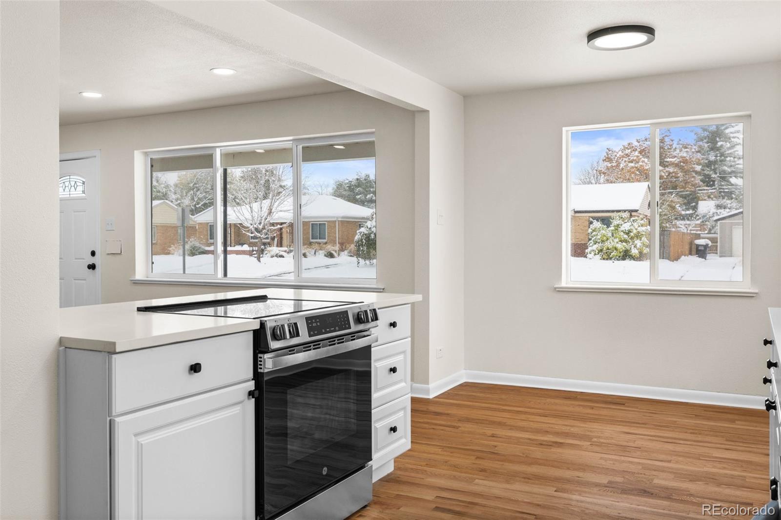 MLS Image #18 for 7555 e 22nd avenue,denver, Colorado