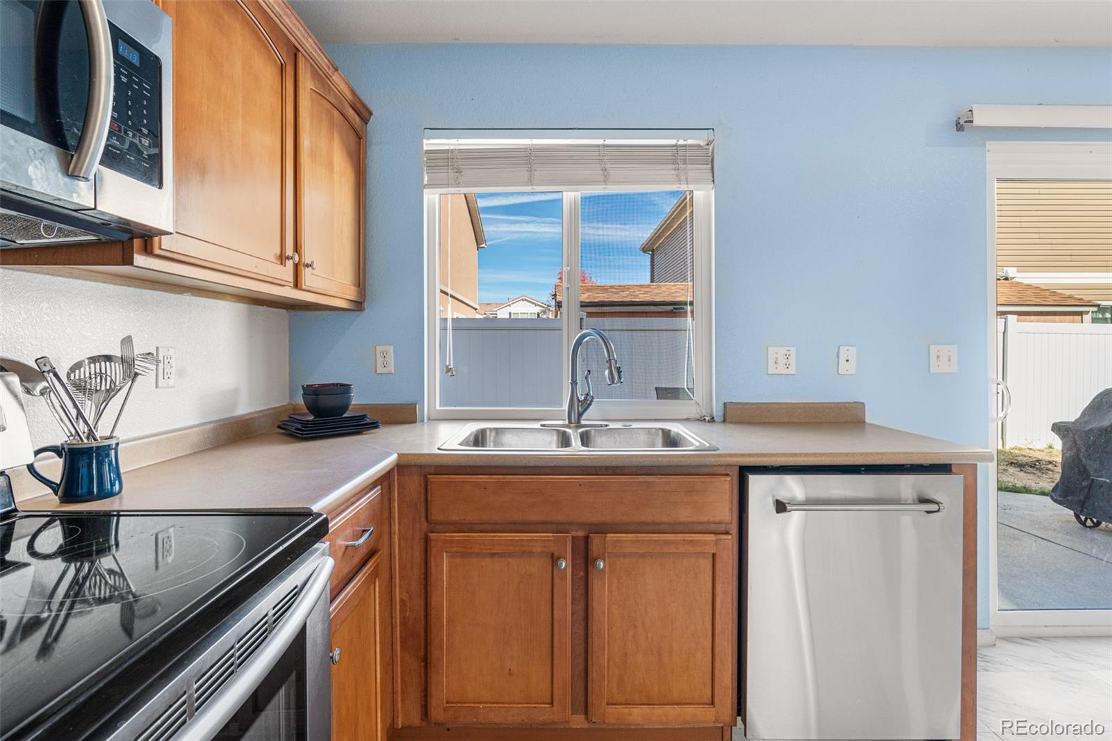 MLS Image #14 for 19525  robins drive,denver, Colorado