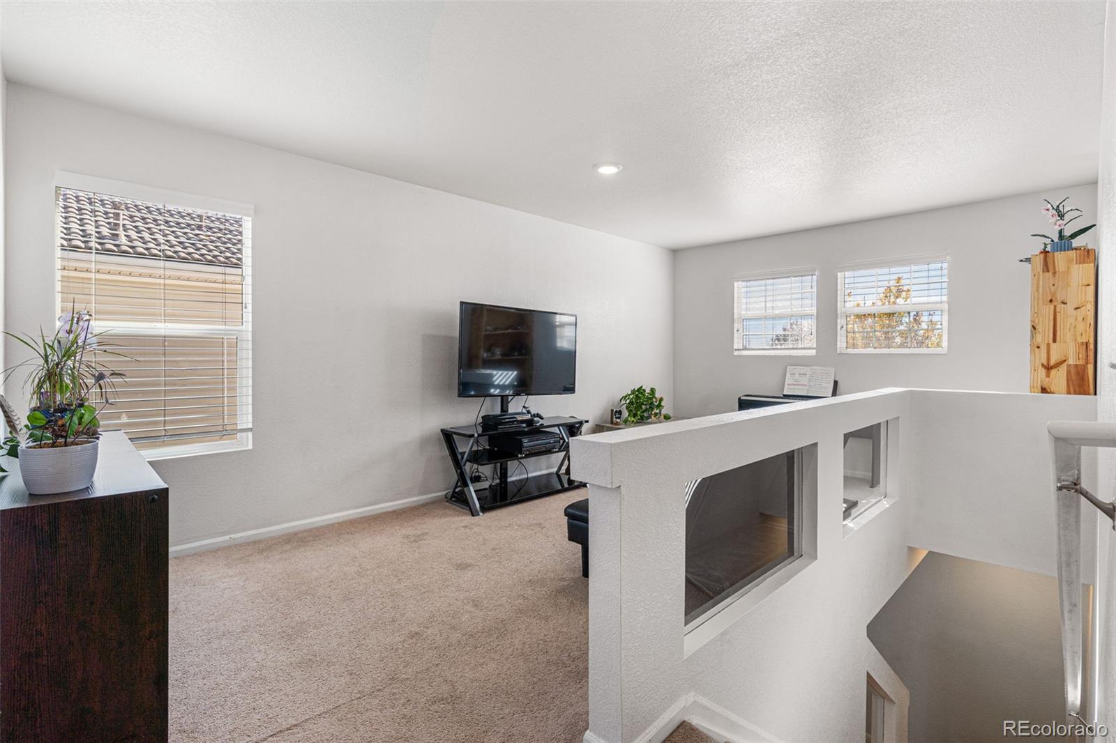 MLS Image #20 for 19525  robins drive,denver, Colorado