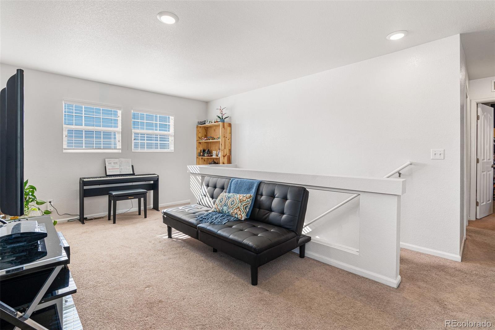 MLS Image #22 for 19525  robins drive,denver, Colorado