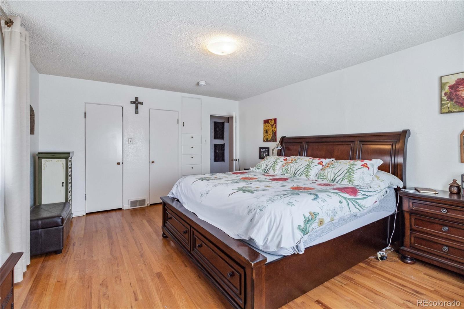 MLS Image #10 for 3460 s clermont street,denver, Colorado