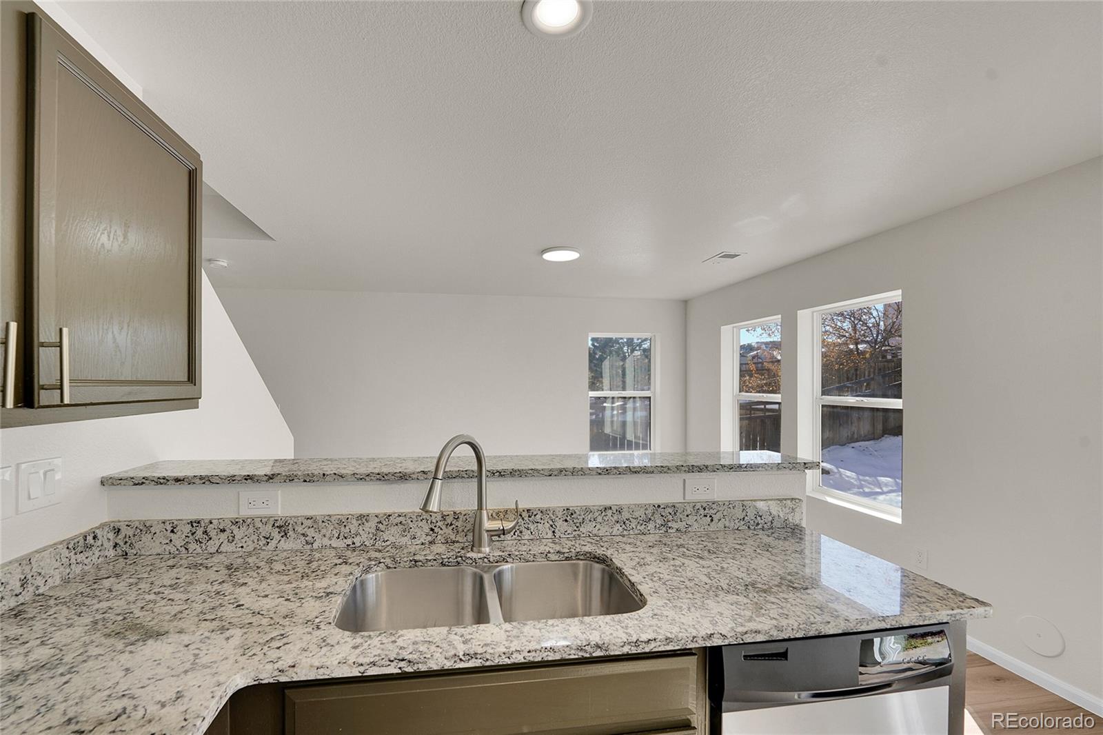 MLS Image #11 for 1815  quartz street,castle rock, Colorado