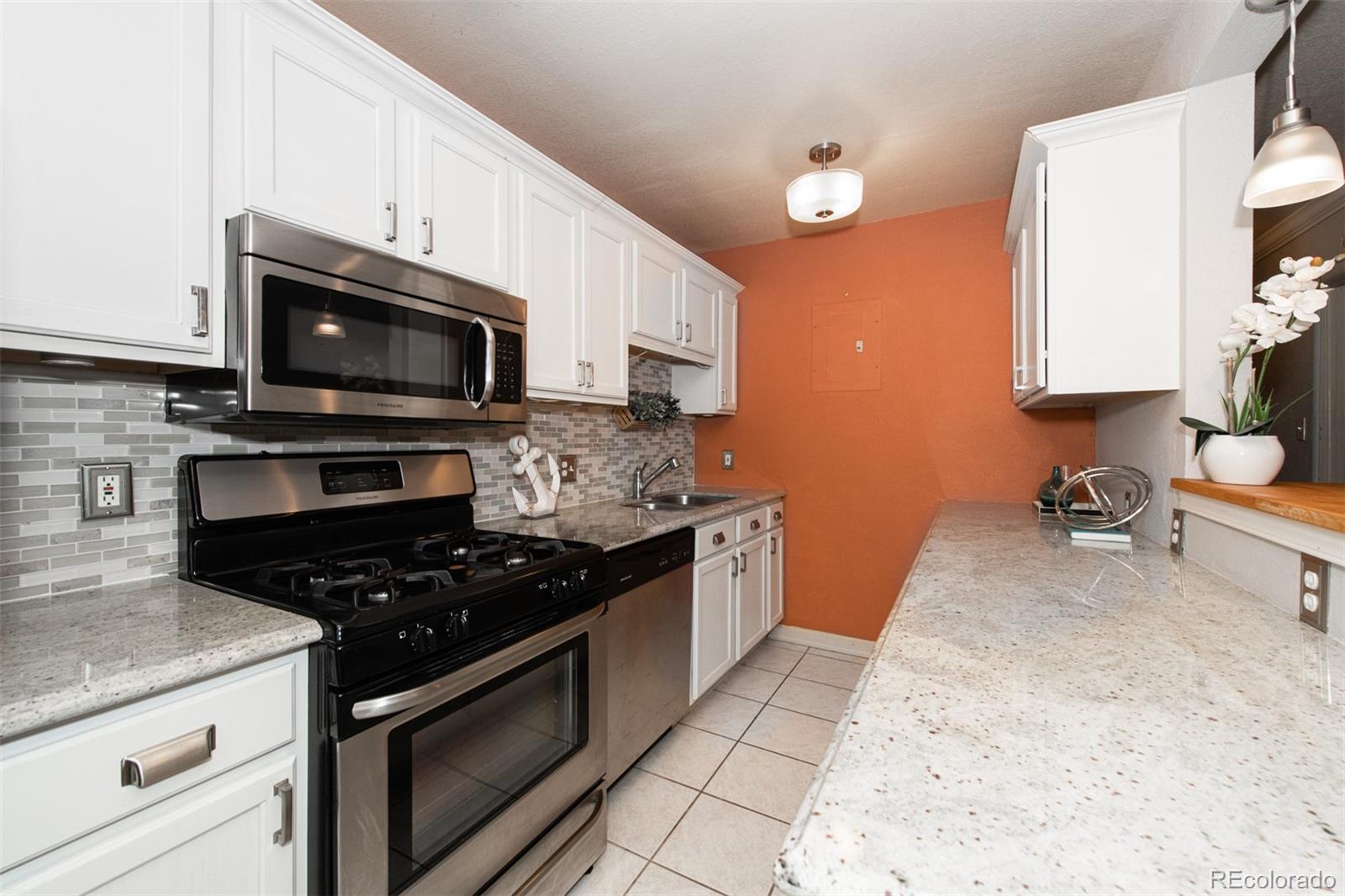 MLS Image #11 for 2438 w 35th avenue,denver, Colorado