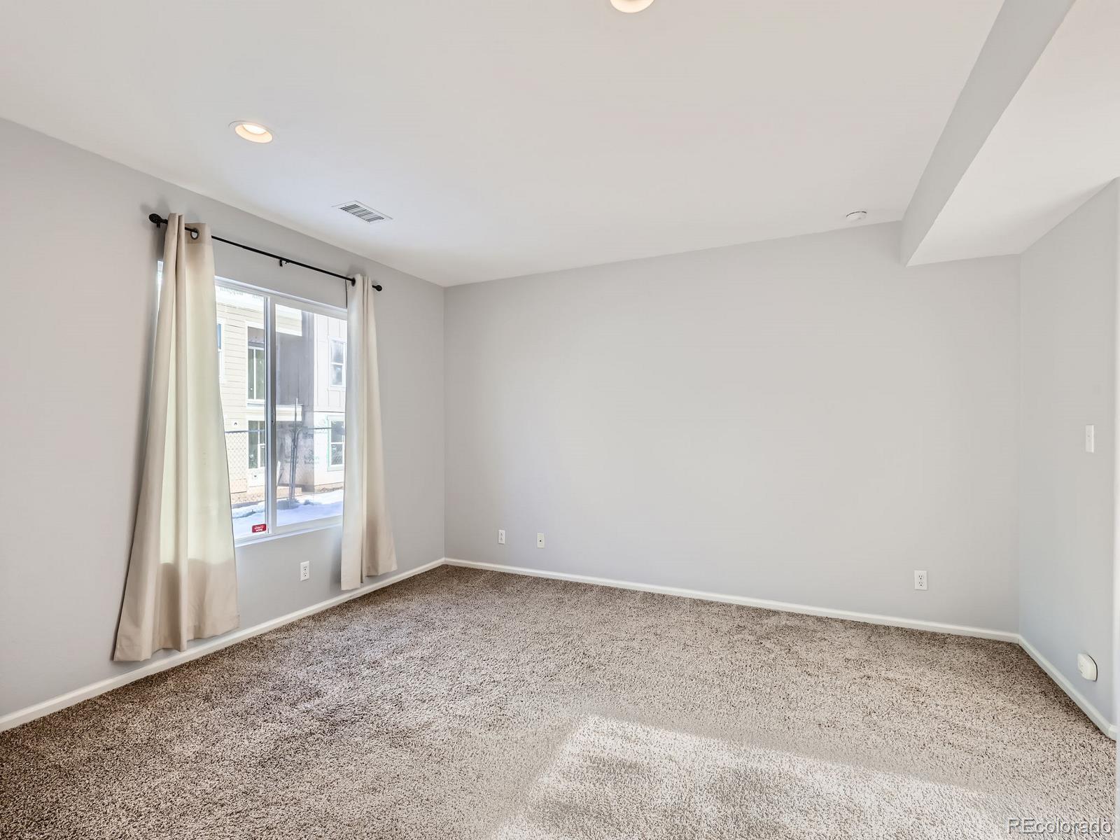 MLS Image #4 for 5888  biscay street,denver, Colorado