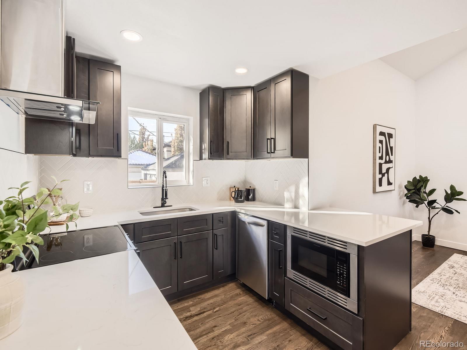 MLS Image #9 for 1015 s madison street,denver, Colorado