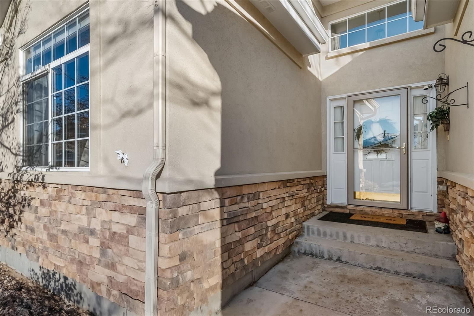 MLS Image #2 for 22475 e plymouth circle,aurora, Colorado