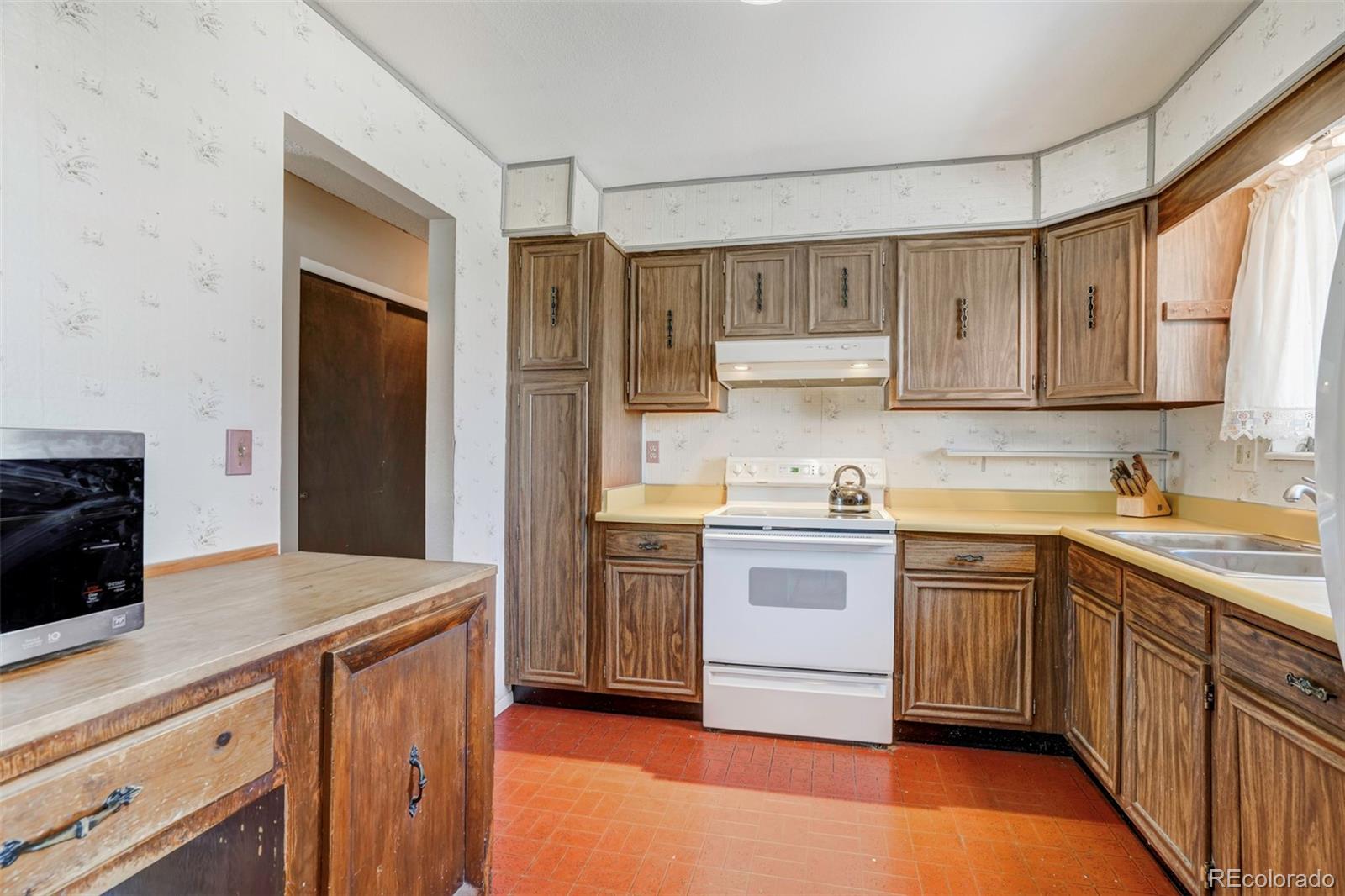 MLS Image #10 for 1615  mineola street,colorado springs, Colorado