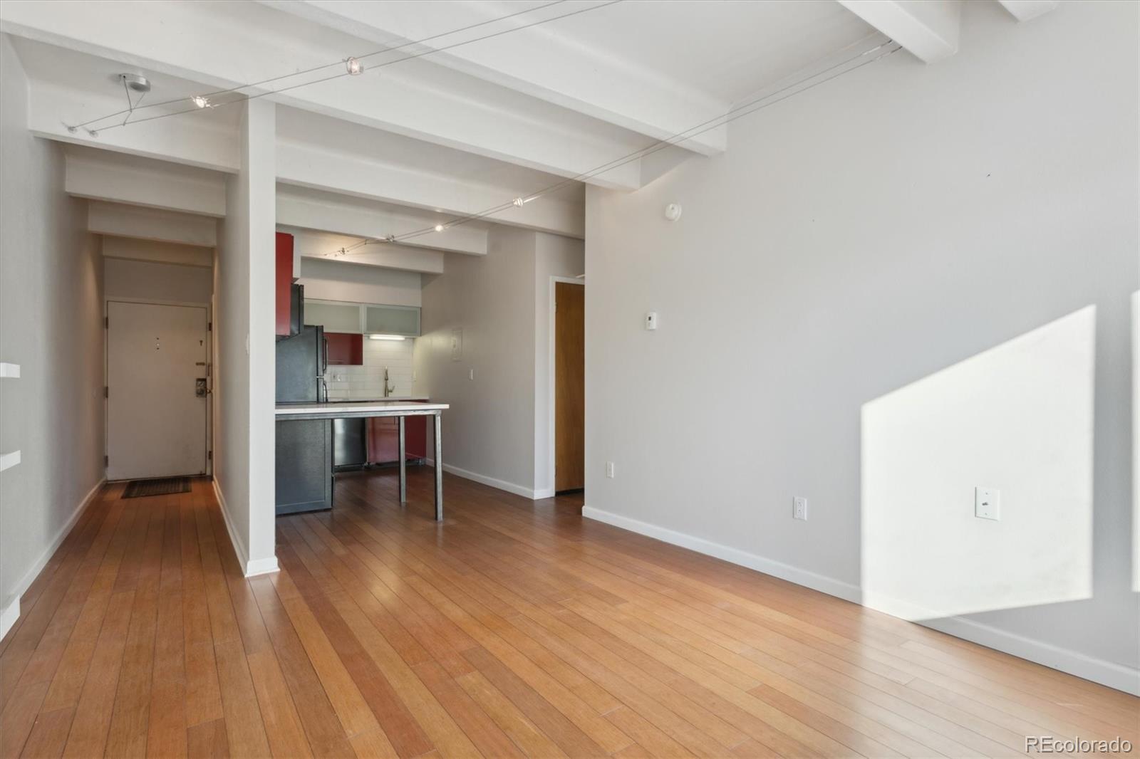 MLS Image #4 for 590 n logan street,denver, Colorado