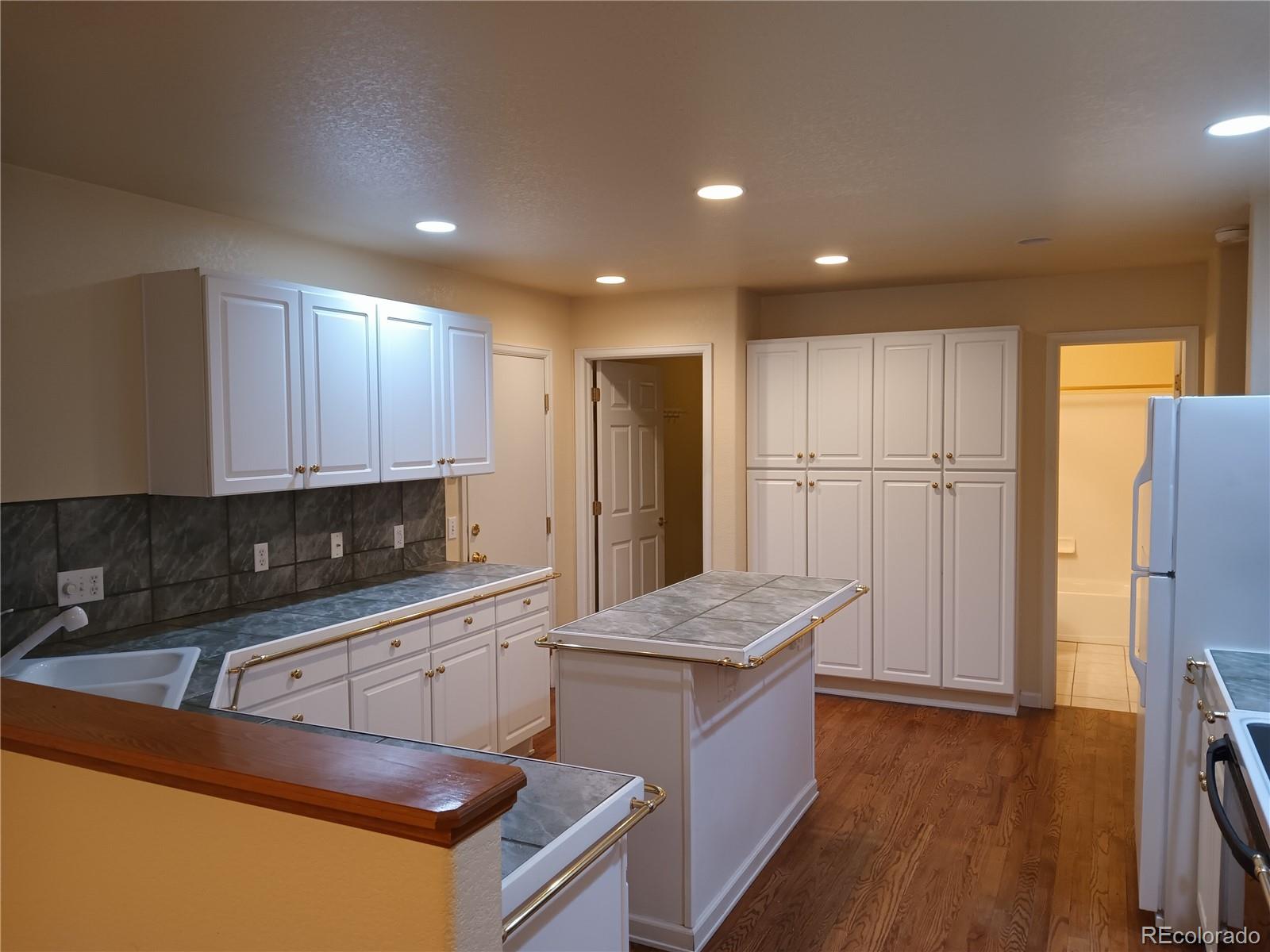 MLS Image #4 for 2201 s tucson way ,aurora, Colorado