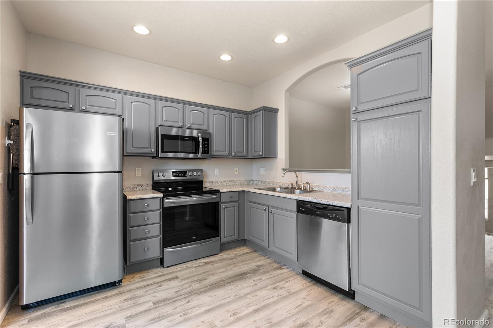 MLS Image #13 for 1421 s dayton court,aurora, Colorado