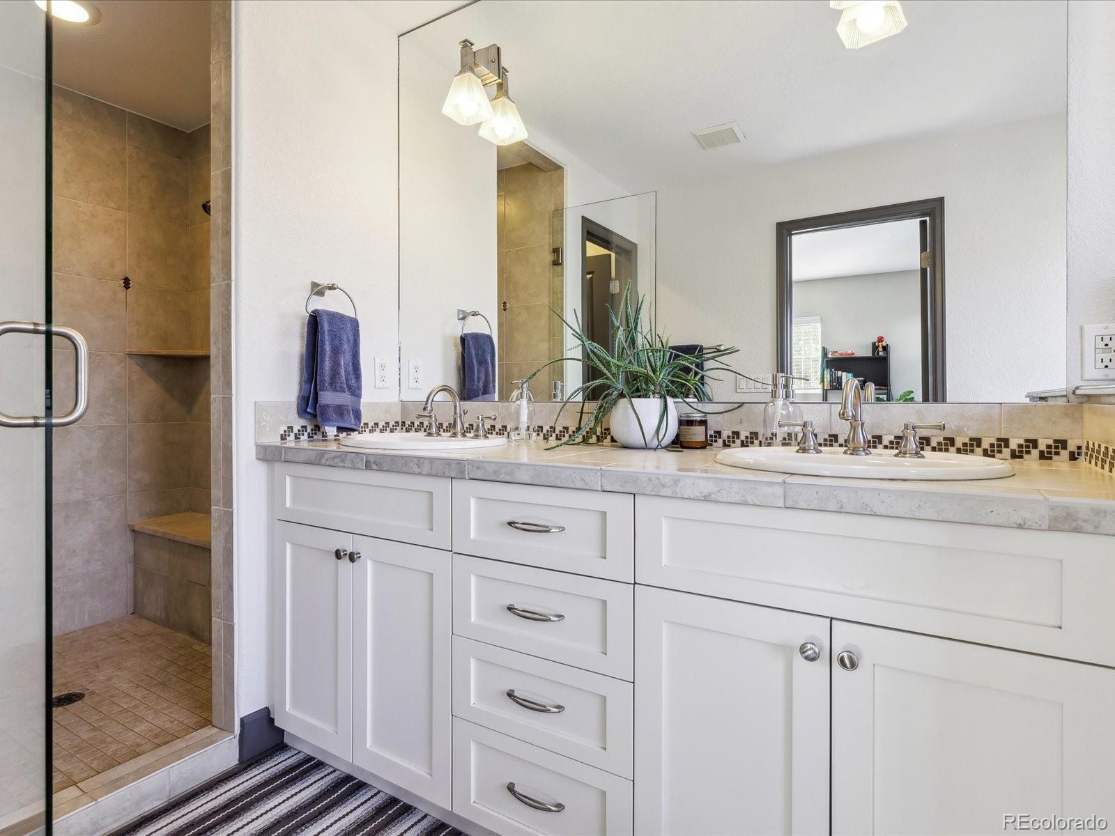 MLS Image #19 for 2444 s high street,denver, Colorado