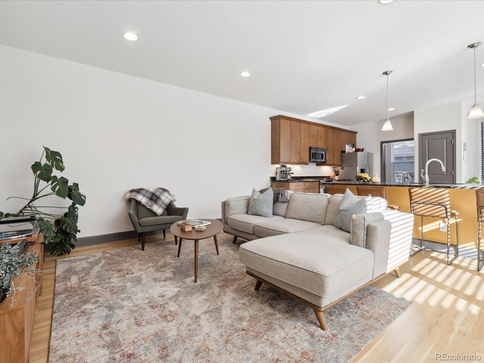 MLS Image #29 for 2444 s high street,denver, Colorado