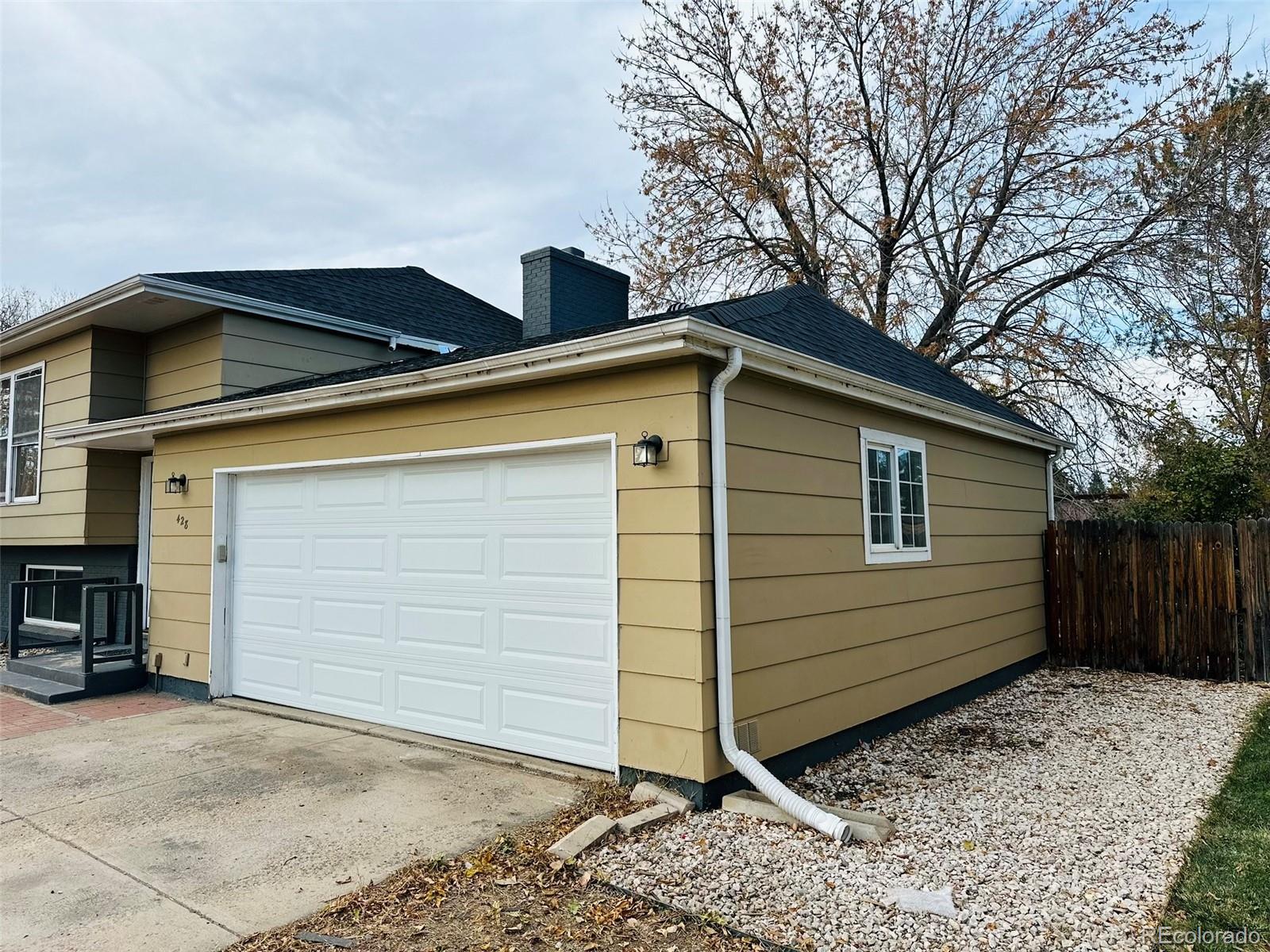 MLS Image #3 for 428 s lima circle,aurora, Colorado