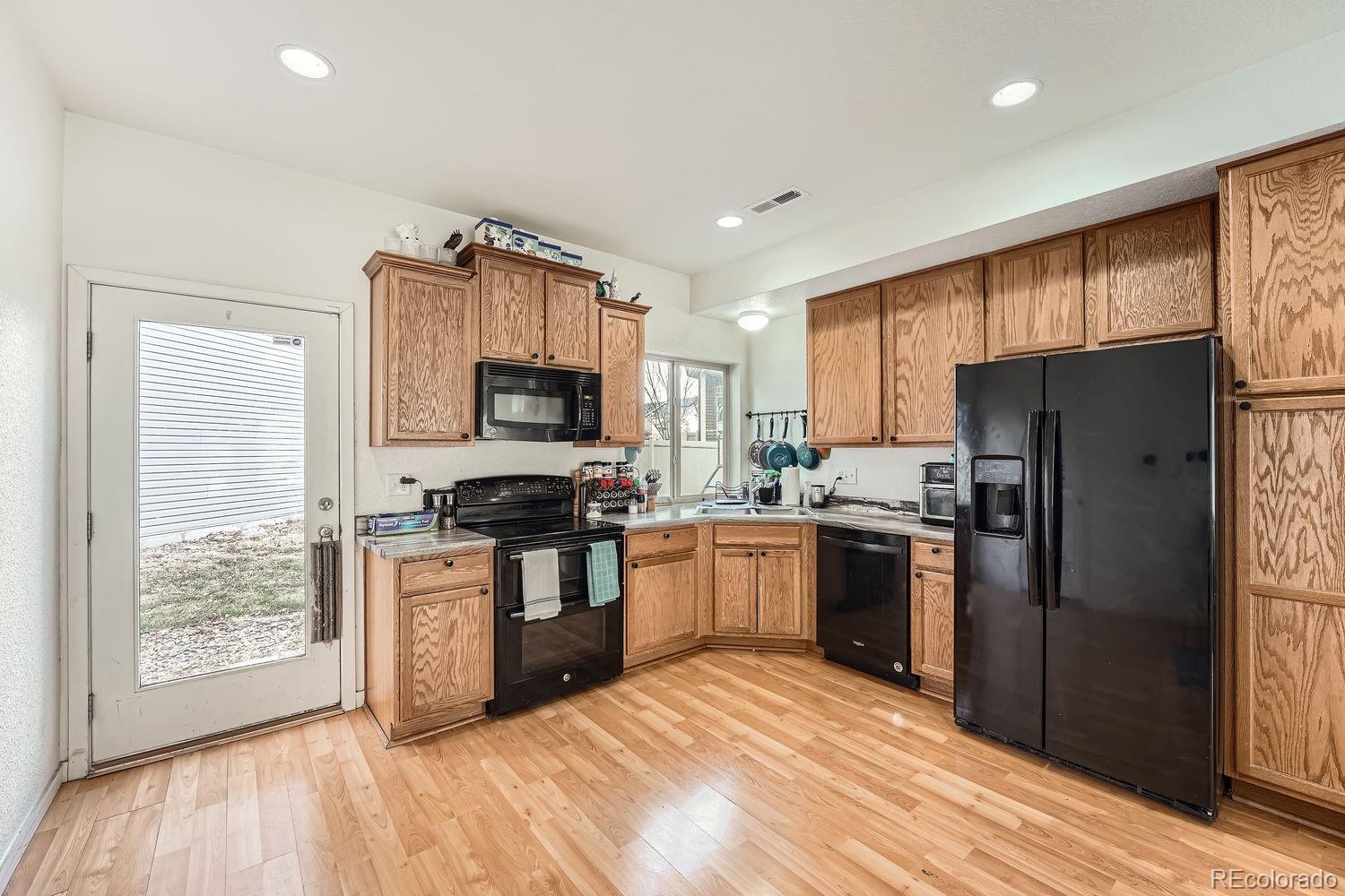 MLS Image #9 for 18561 e 53rd avenue,denver, Colorado