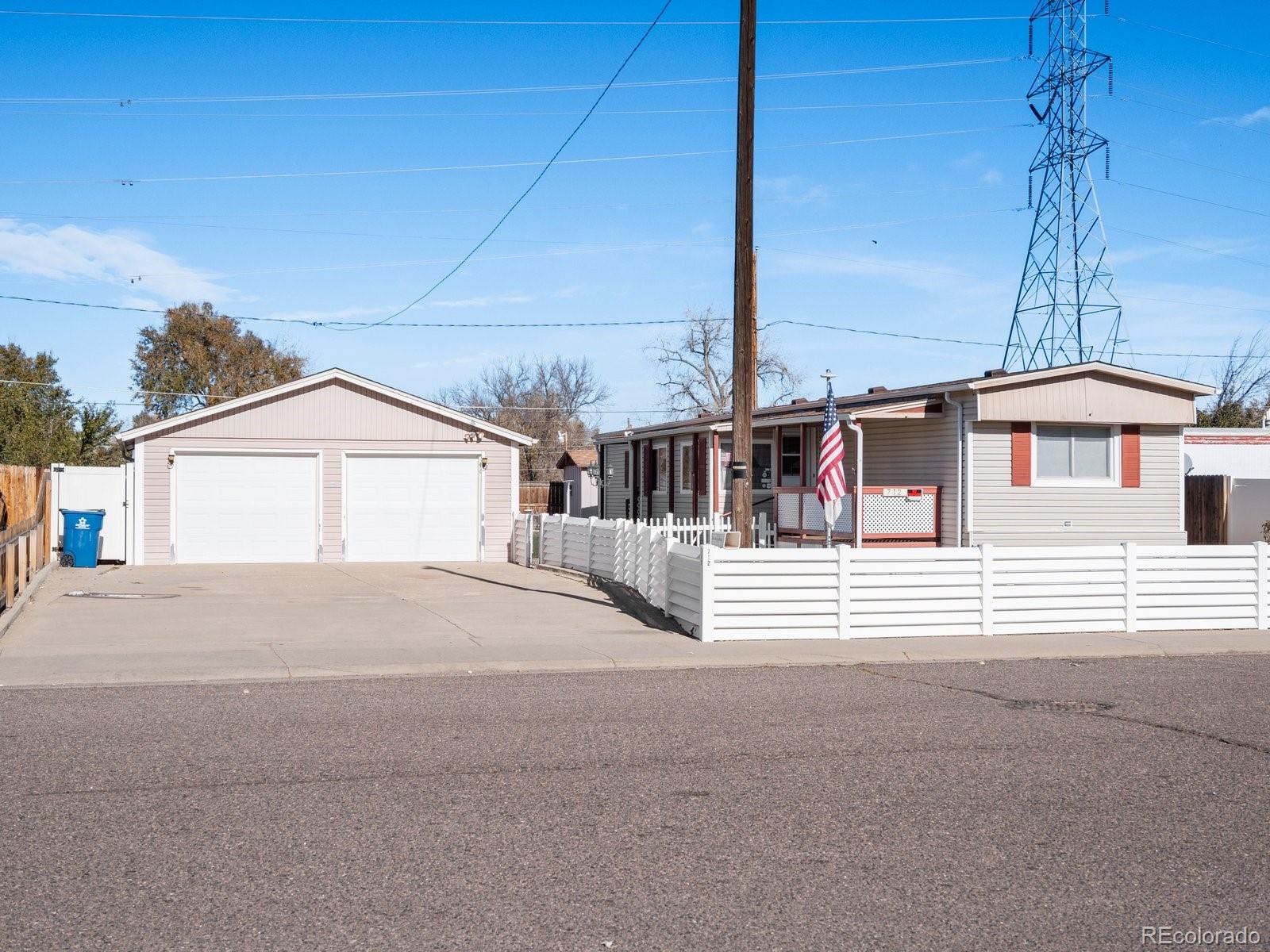 MLS Image #2 for 712  locust avenue,lochbuie, Colorado