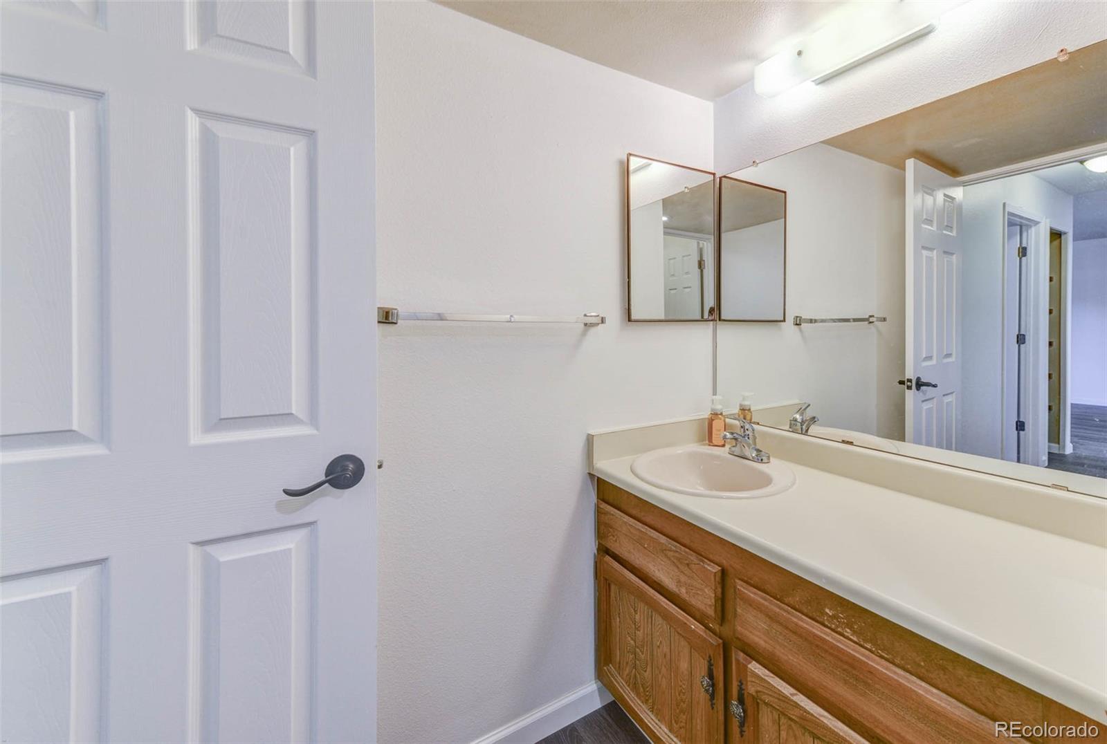 MLS Image #9 for 14218 e 1st drive,aurora, Colorado