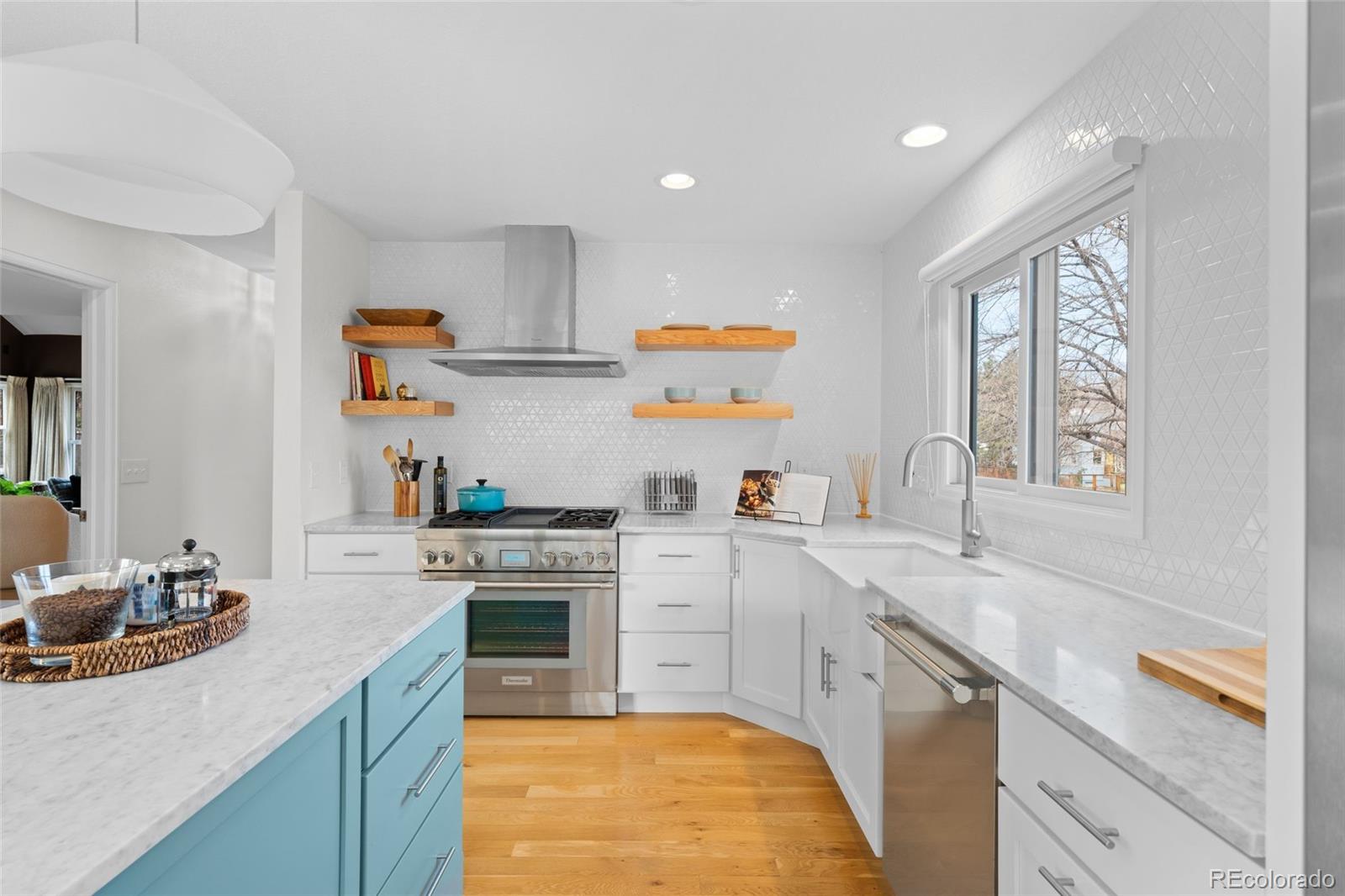 MLS Image #15 for 982  grant place,boulder, Colorado