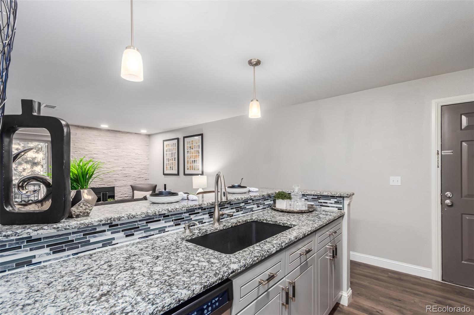 MLS Image #7 for 2575 s syracuse way i103,denver, Colorado