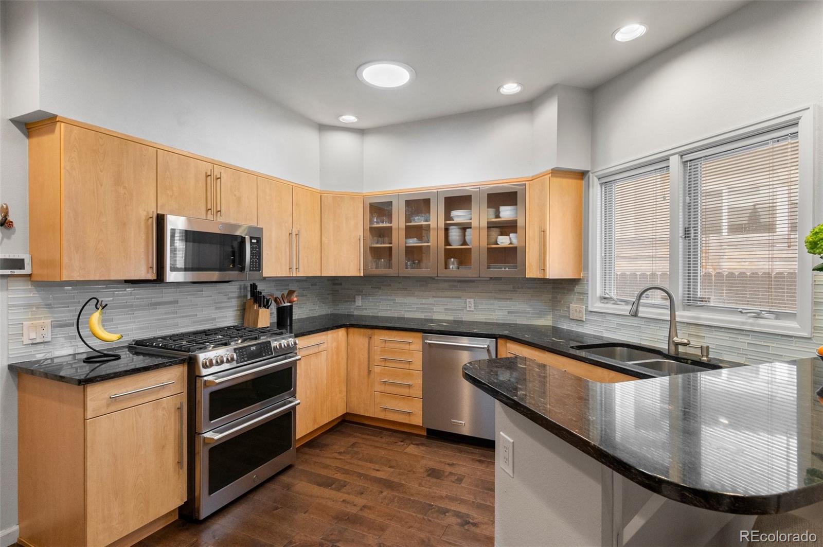 MLS Image #11 for 217 s jackson street,denver, Colorado