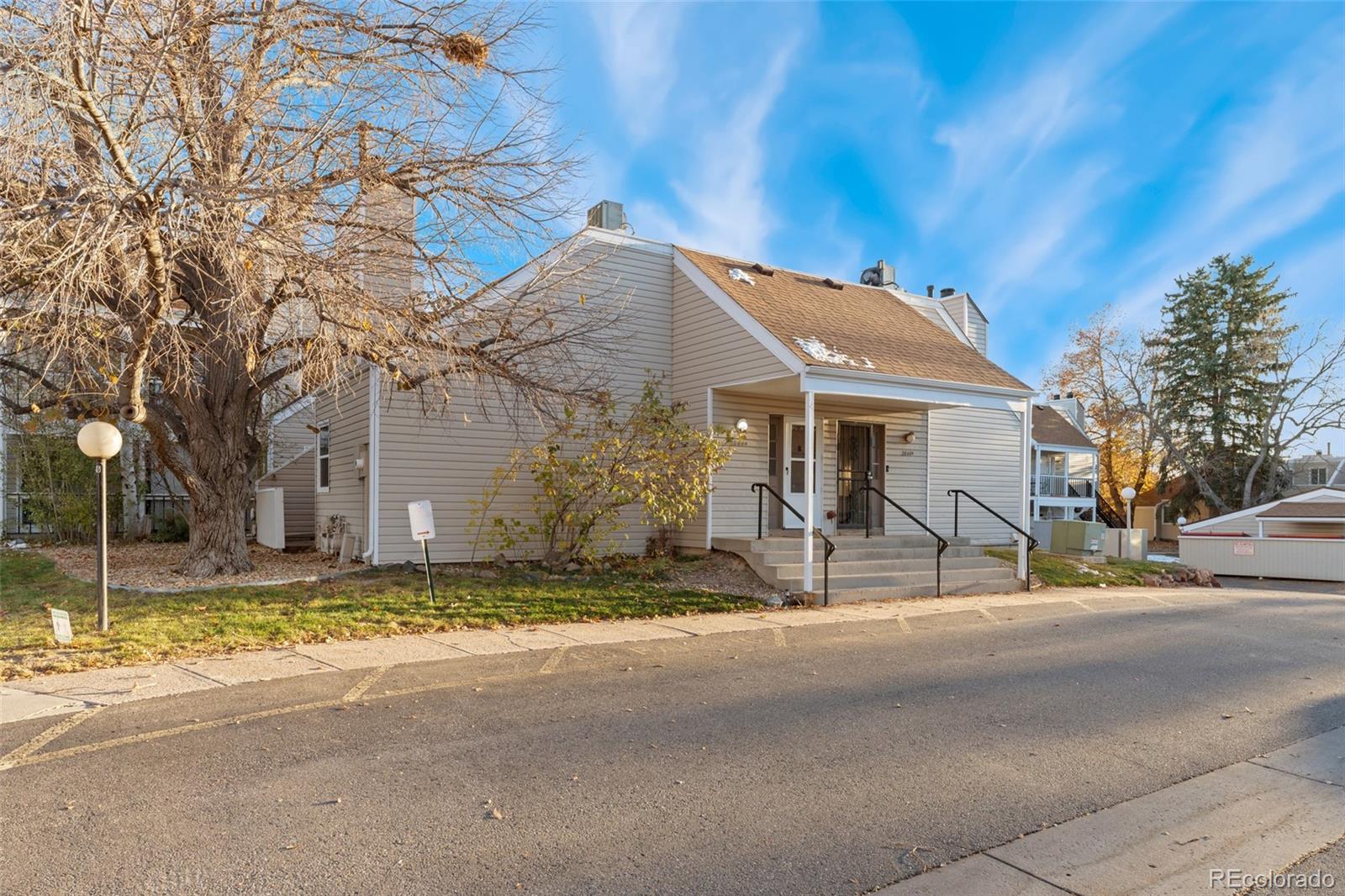 MLS Image #2 for 2644 s xanadu way a,aurora, Colorado