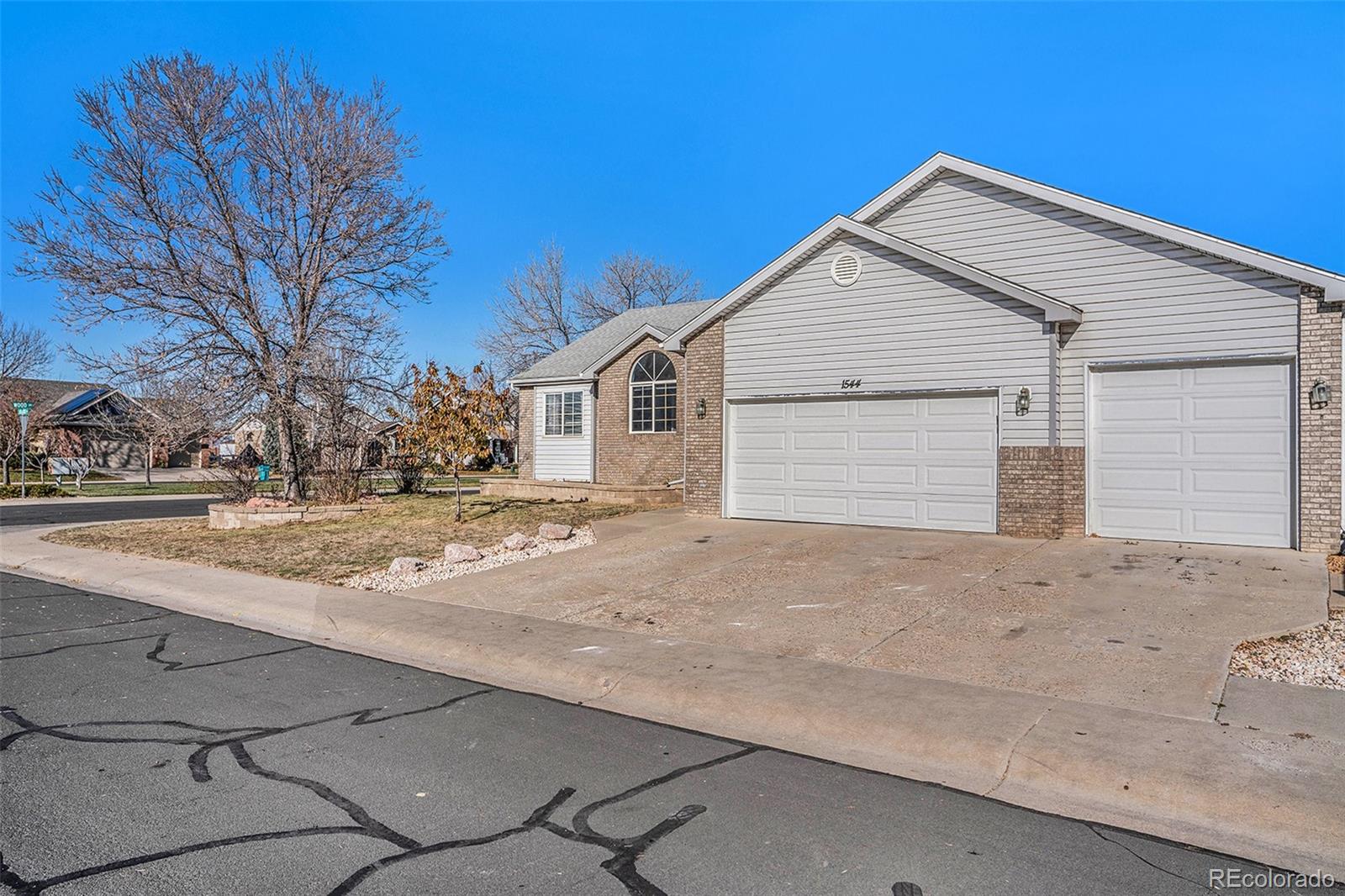 MLS Image #3 for 1544  lakewood drive,windsor, Colorado