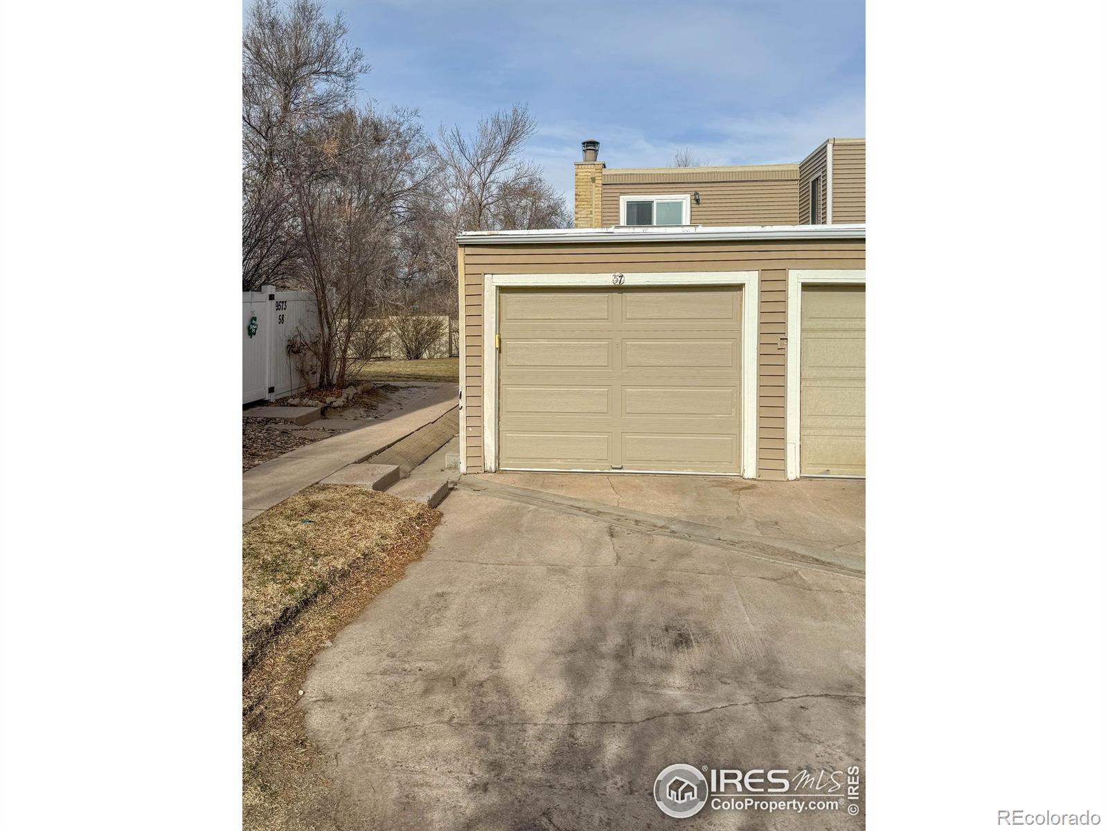 MLS Image #16 for 9573 e kansas circle,denver, Colorado