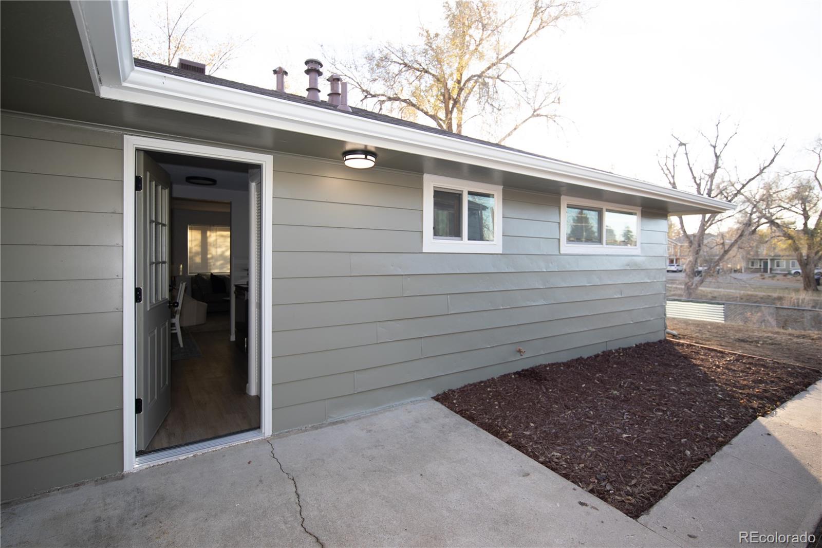 MLS Image #18 for 961 n newton street,denver, Colorado