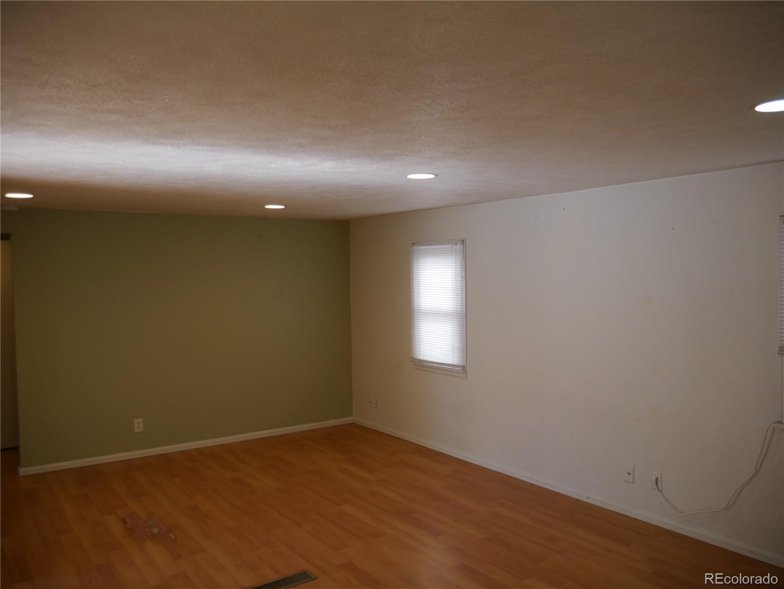 MLS Image #14 for 765 s krameria street,denver, Colorado