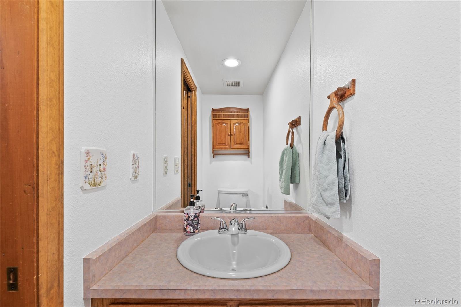 MLS Image #6 for 7624 s cove circle,centennial, Colorado