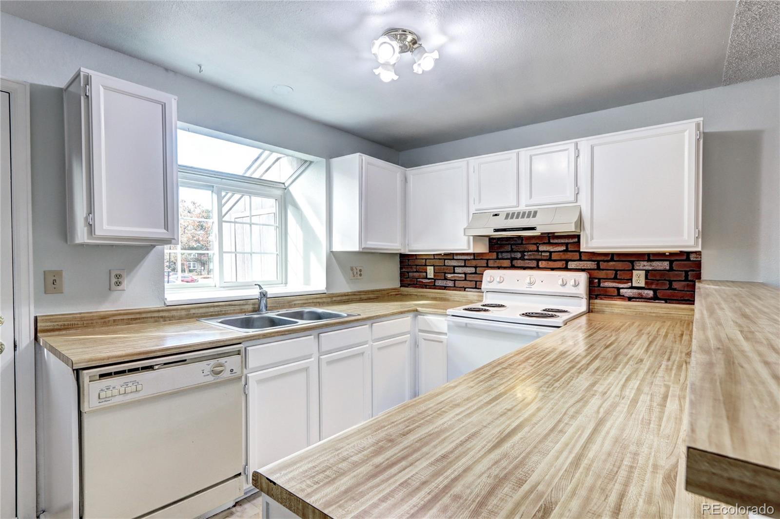 MLS Image #13 for 1233 s flower circle,lakewood, Colorado