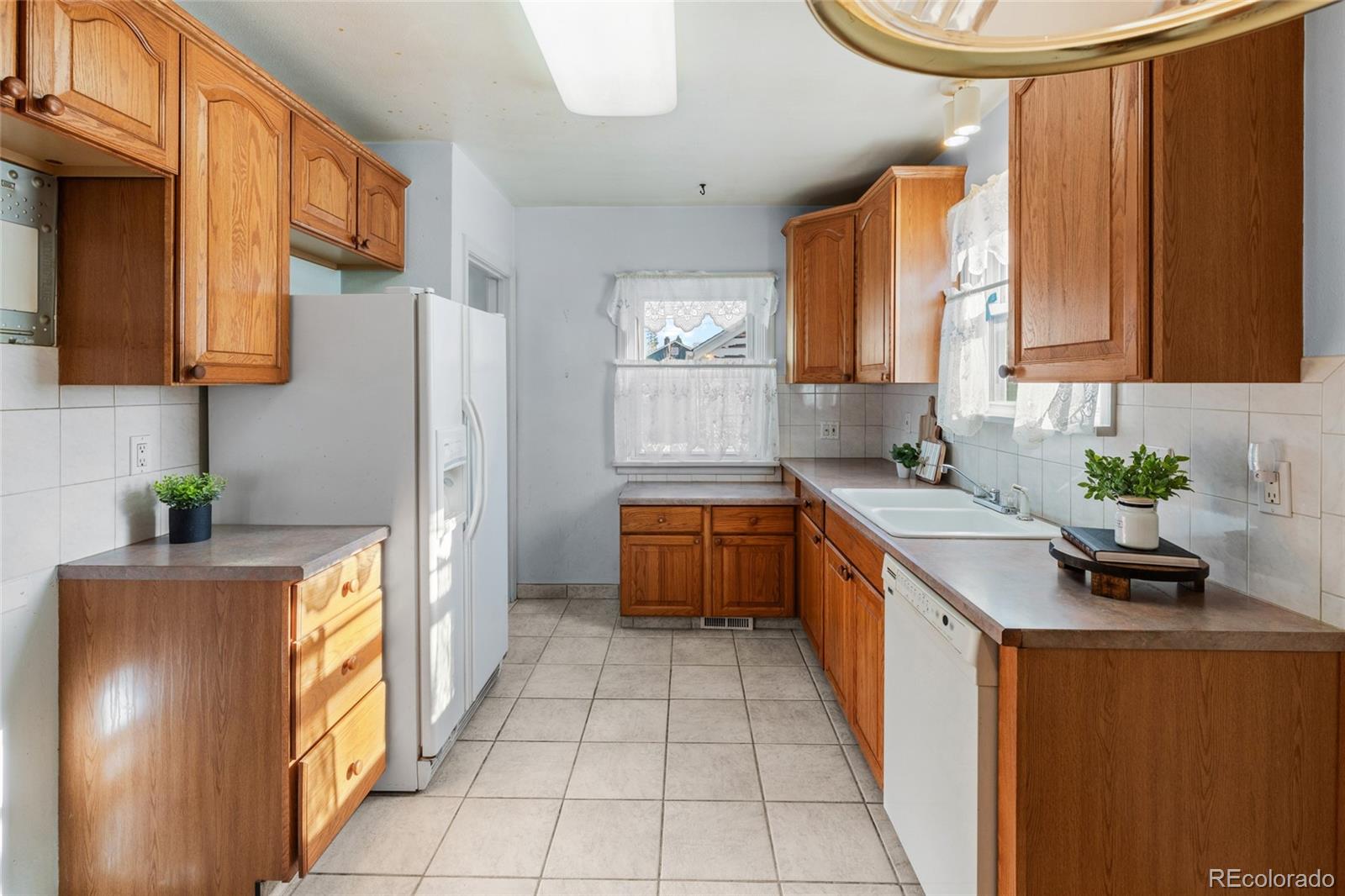 MLS Image #11 for 3230 s bannock street,englewood, Colorado